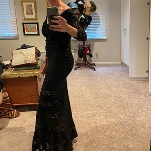 Tadashi Shoji floor length pintuck mermaid dress size M